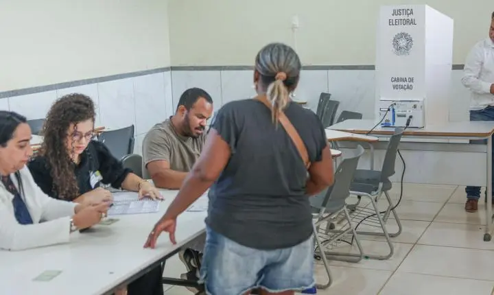 TSE descarta fraude e explica instabilidade na apuração dos votos