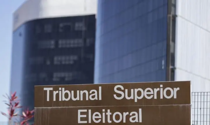 TSE avalia liminar de Nunes Marques sobre pesquisa eleitoral desfavorável a Flávio Bolsonaro