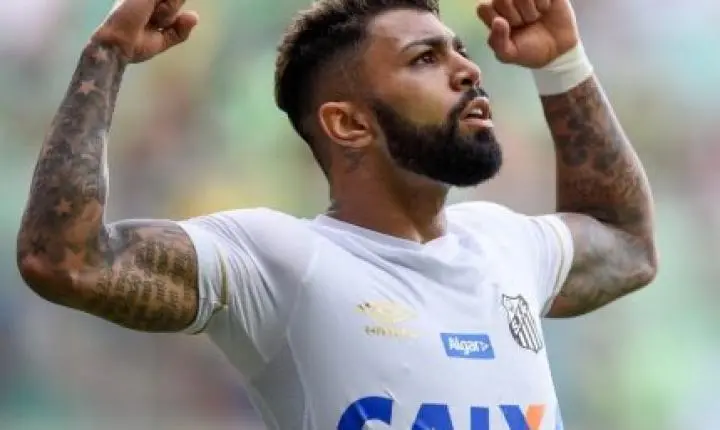 Gabigol comenta sobre gramado sintético antes de clássico contra o Palmeiras