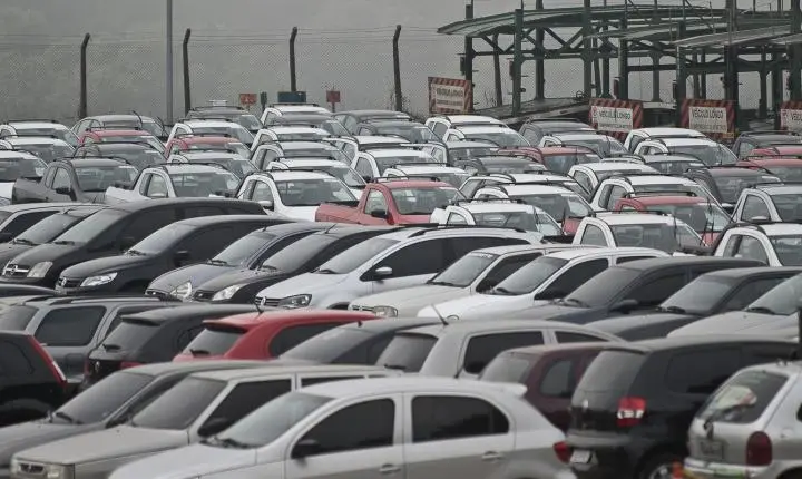 Venda de veículos no mercado automotivo brasileiro sobe 15% segundo a Fenabrave