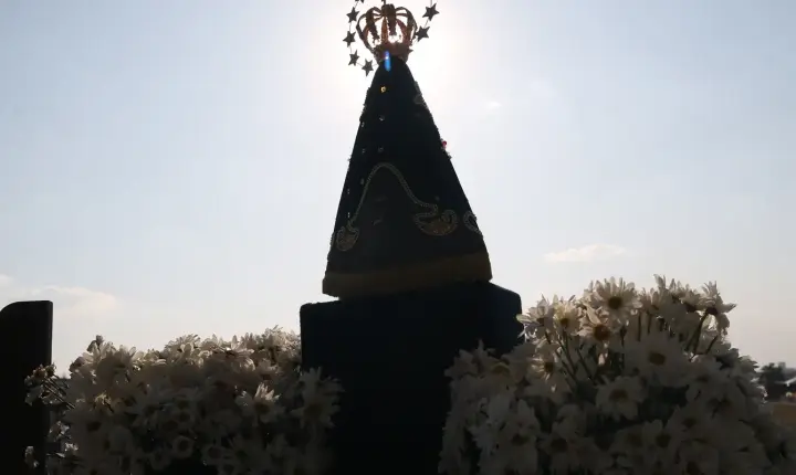Arcebispo clama por paz e combate à fome em missa da padroeira do brasil