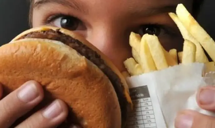 OMS lança novo guia global para combater a obesidade infantil
