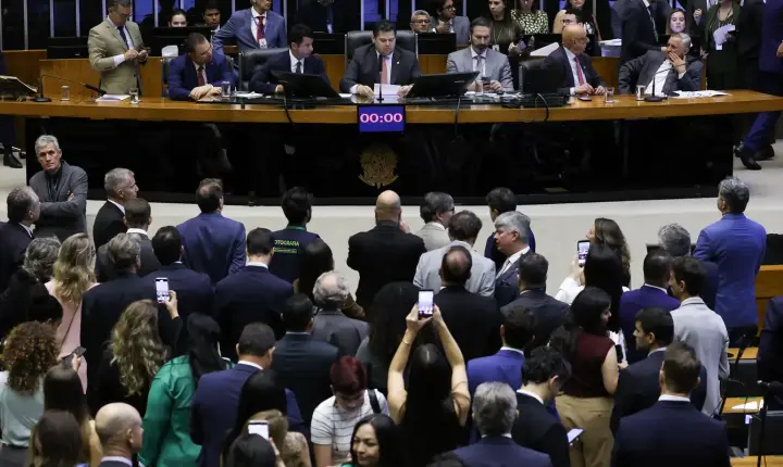 Alcolumbre pauta votação da PEC sobre o fim da escala 6x1 para quarta-feira