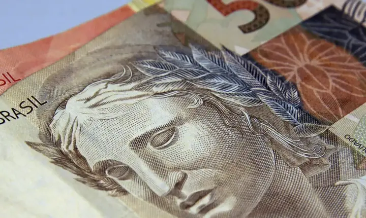 Saques na poupança superam depósitos em R$ 10,5 bilhões em agosto