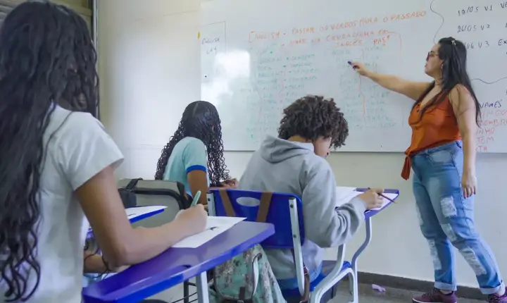 Escolas privadas fora de votação no DF terão aulas normais