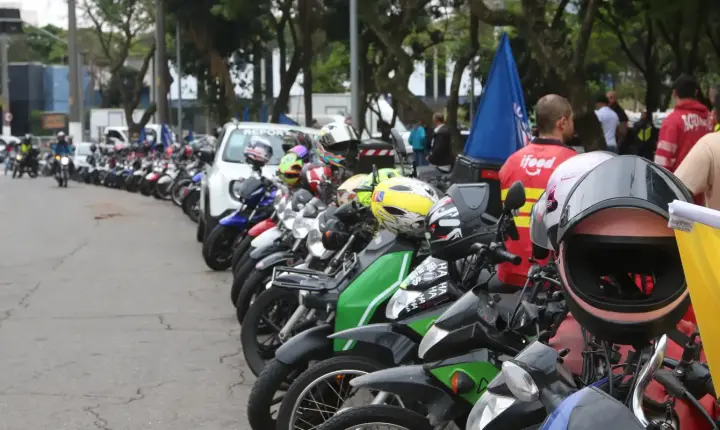 Apenas 19% dos motociclistas de aplicativo têm cobertura previdenciária no país